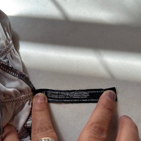 Out from under Floral Smocked Women's Top exclusive brand from urban outfitters - Picture 4 of 5